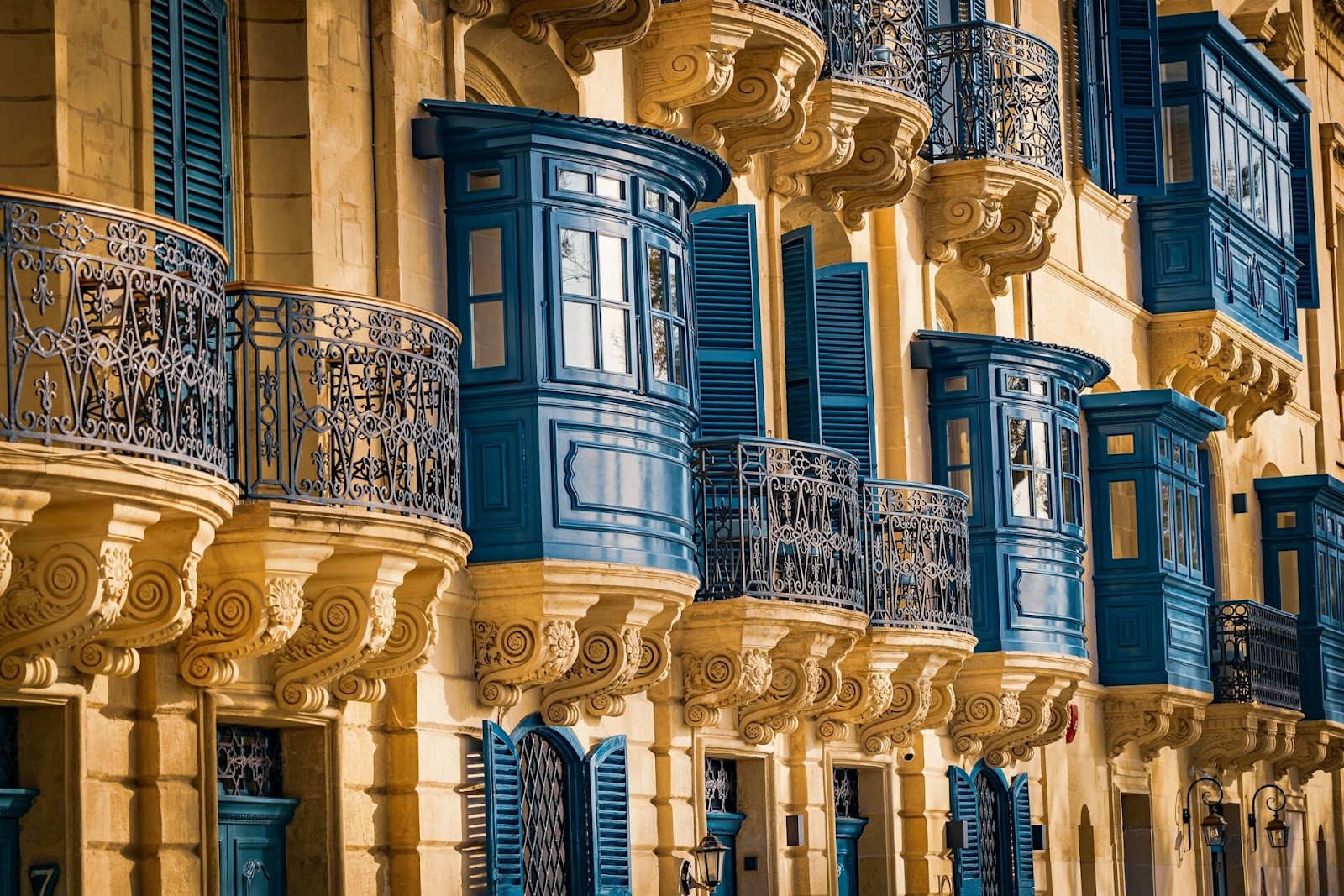 balconettes