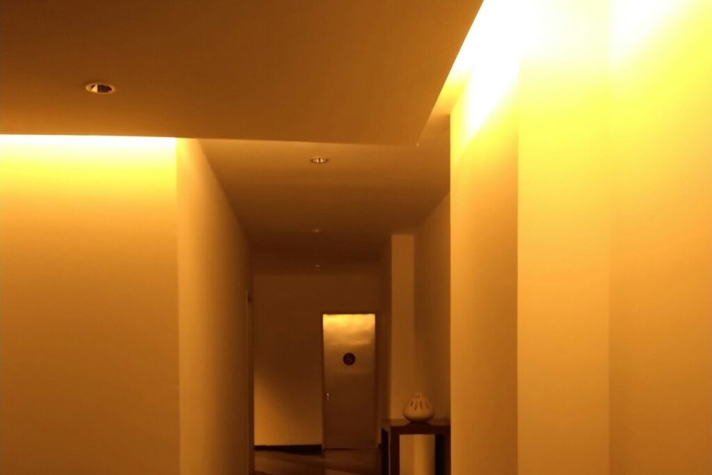 warm cove lighting