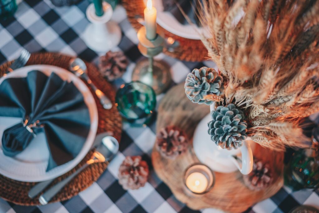 Cozy Thanksgiving decor.