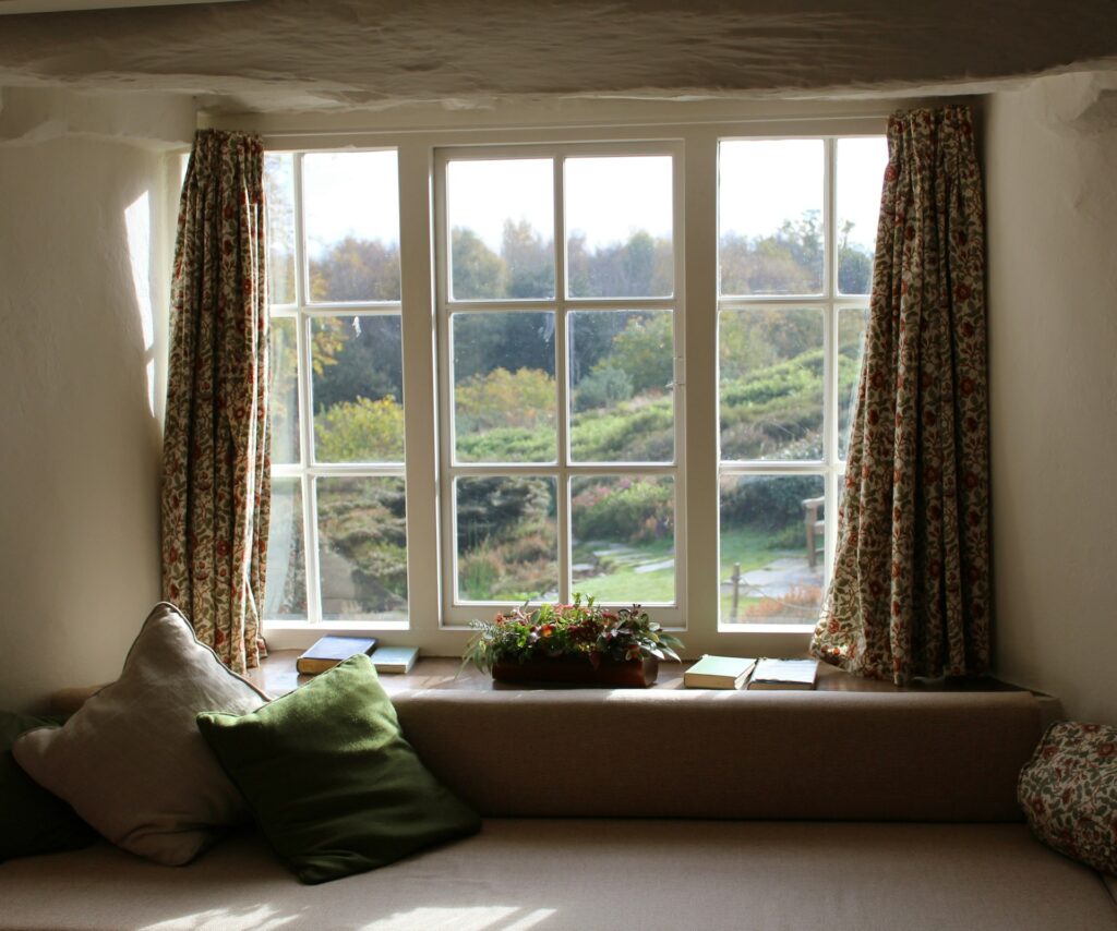 window seat in guest bedroom