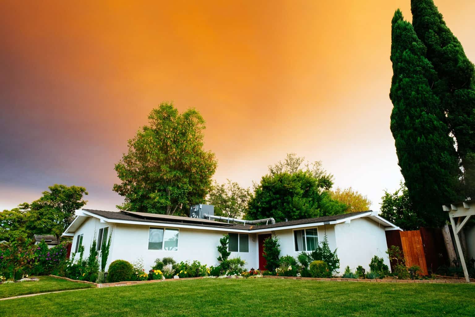 complete guide to different style houses in the us with a ranch style house