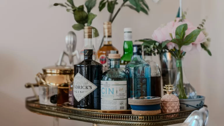 Recreate Your Favorite Bar at Home With These 7 Modern Basement Bar Ideas