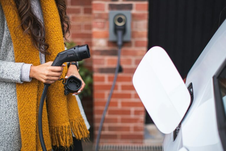 How to Install an EV Charger at Home: 4 Do’s and 4 Don’ts
