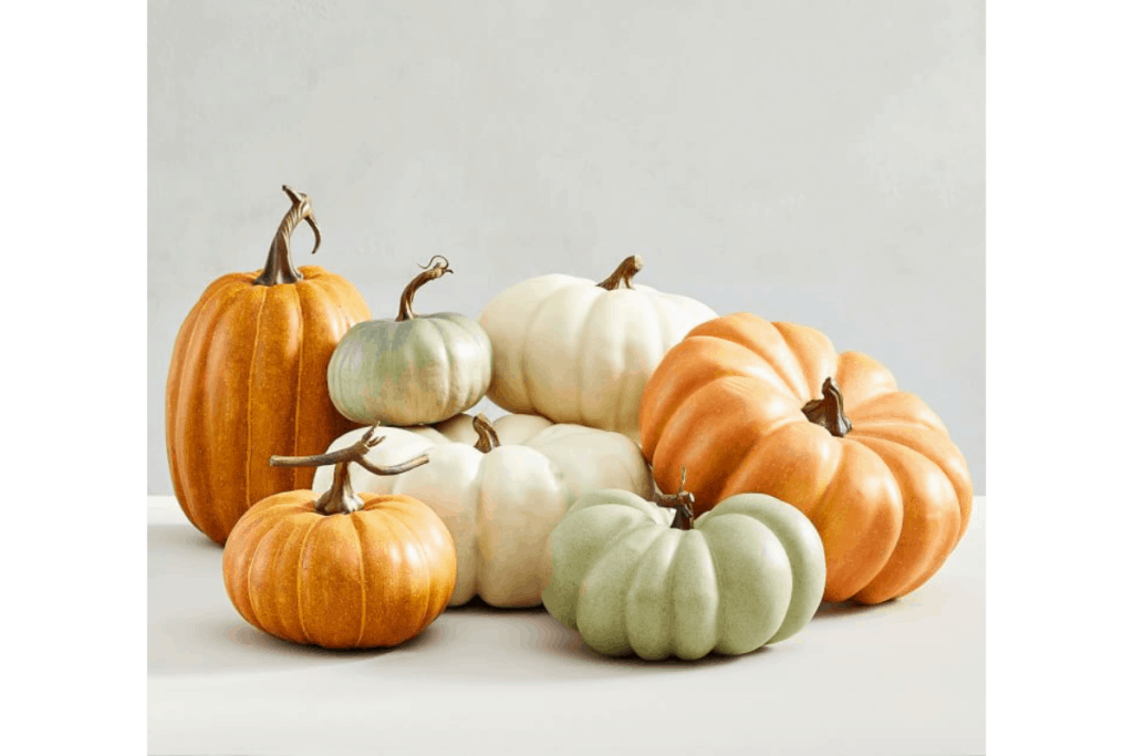 Multiple pumpkins of different sizes for decor