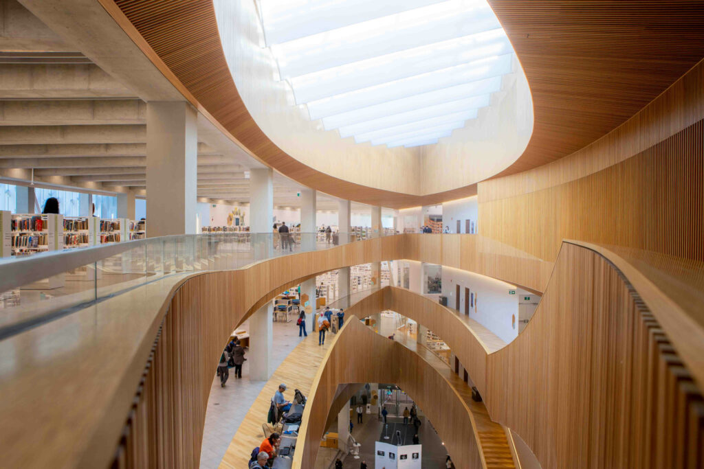 Calgary Public Library showcases glulam's impressive architectural qualities. 
