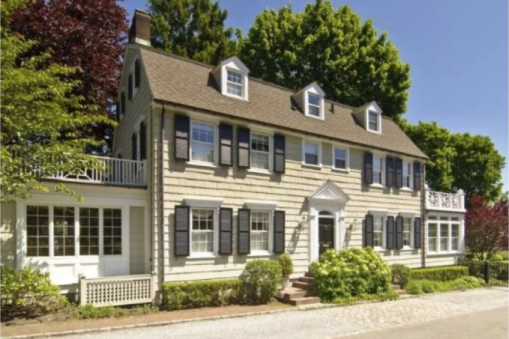 white house alongside road